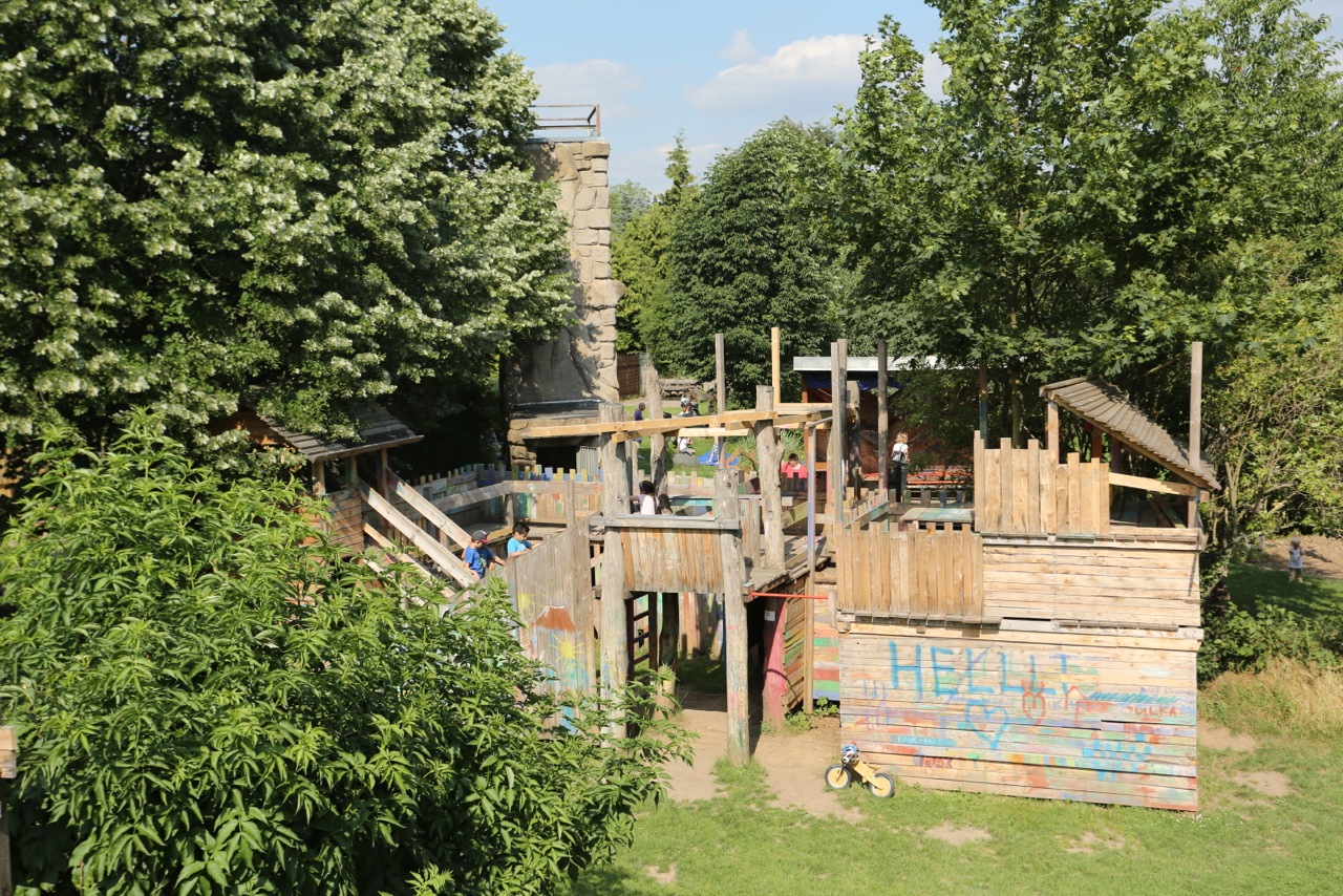 Einen Sommerpool für die Kinder auf dem Abenteuerspielplatz Günthersburg